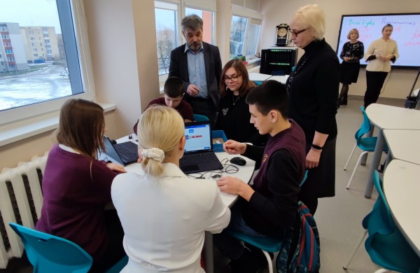 J. Vareikio progimnazijoje iškilmingai atidaryta IT ir robotikos STEAM laboratorija