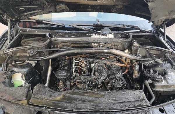 Jonavoje degė lengvasis automobilis BMW  