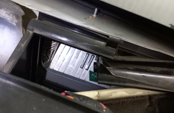 Muitininkai supjaustė automobilį: aptiktos kontrabandinių rūkalų slėptuvės