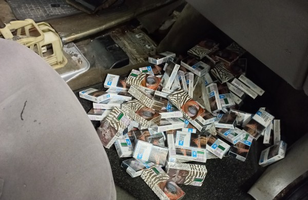 Muitininkai supjaustė automobilį: aptiktos kontrabandinių rūkalų slėptuvės