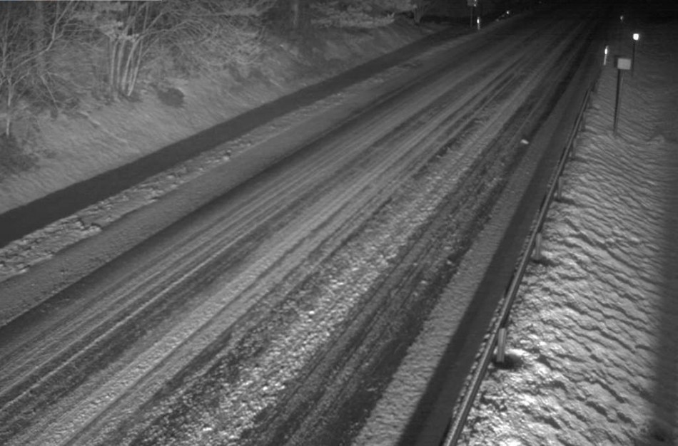 Vasario 2-osios eismo sąlygos ir kelių būklė