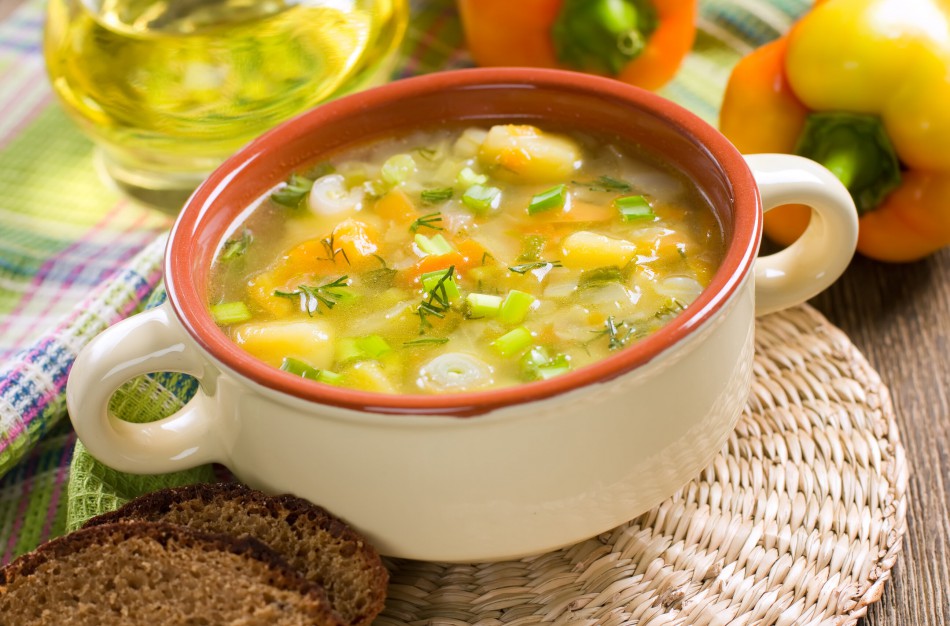 Vištienos sultinys – ne tik susirgus: dietologė įvardijo, kodėl žiemą jis nepamainomas