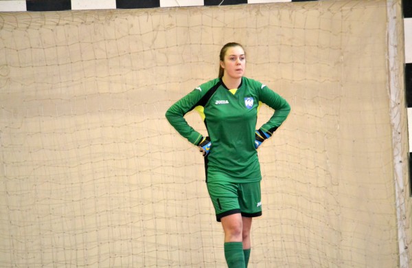 Jonavos jaunosios futbolininkės su varžovėmis pasidalino po pergalę ir pralaimėjimą