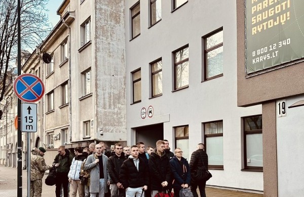 Tarnyba prievolininkams prasidės nuo bazinio kario kurso Didžiojo Lietuvos etmono Jonušo Radvilos mokomajame pulke
