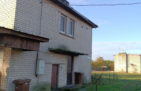 Skelbiamas 3 kamb. buto Klevų g. 6-2, Ručiūnų k., su priklausiniais pardavimo aukcionas