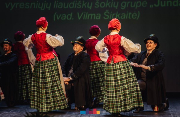 Kvietimus į šimtmečio Lietuvos Dainų šventės šokių dieną pelnė visi atrankoje dalyvavę Jonavos kolektyvai