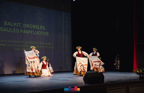 Kvietimus į šimtmečio Lietuvos Dainų šventės šokių dieną pelnė visi atrankoje dalyvavę Jonavos kolektyvai