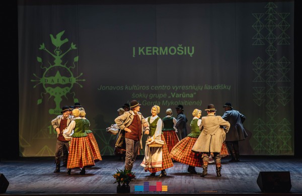 Kvietimus į šimtmečio Lietuvos Dainų šventės šokių dieną pelnė visi atrankoje dalyvavę Jonavos kolektyvai