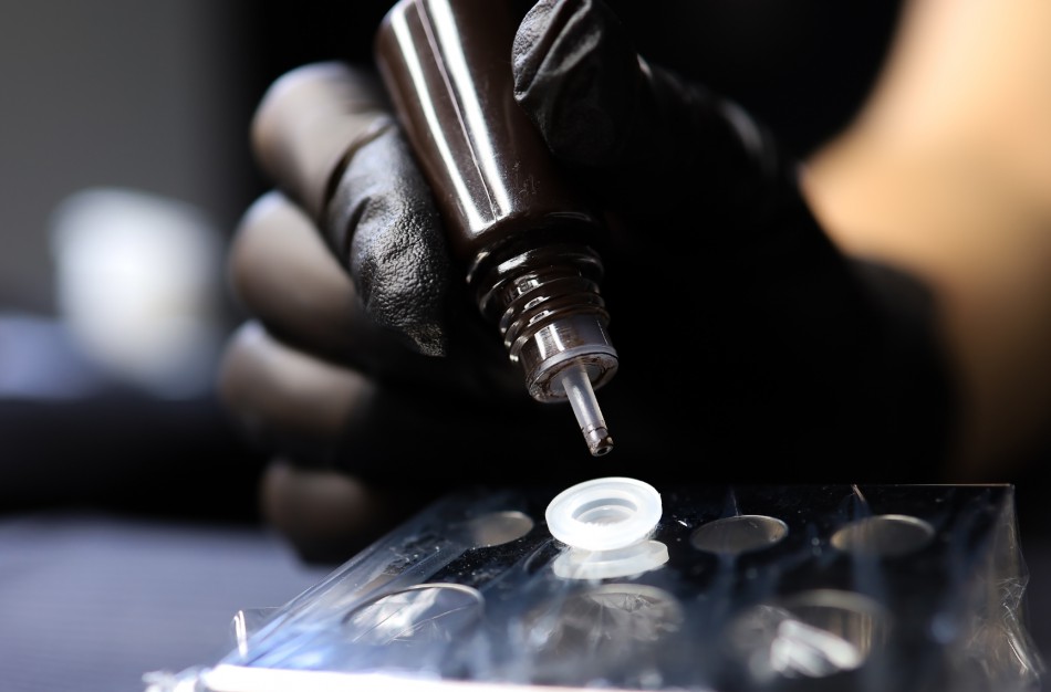 Tarptautiniame projekte aplinkosaugininkų dėmesys naudojamiems tatuiruočių ir permanentinio makiažo dažams