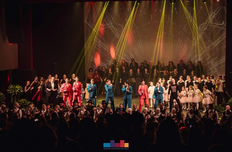 Lietuvos valstybės atkūrimo dieną širdys siaudė Lietuvai