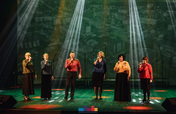 Lietuvos valstybės atkūrimo dieną širdys siaudė Lietuvai