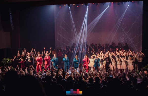 Lietuvos valstybės atkūrimo dieną širdys siaudė Lietuvai