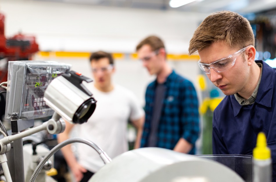 Žiemos priėmimo metu į profesines mokyklas priimta beveik 1 tūkst. mokinių