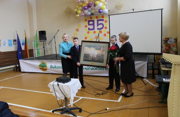 Bukonių mokyklai – 95 metai