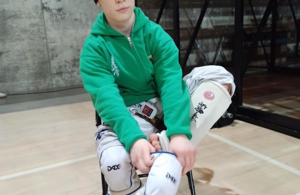 Jonavos kyokushin karate ,,Kumite" sportininkai – ant nugalėtojų pakylos  