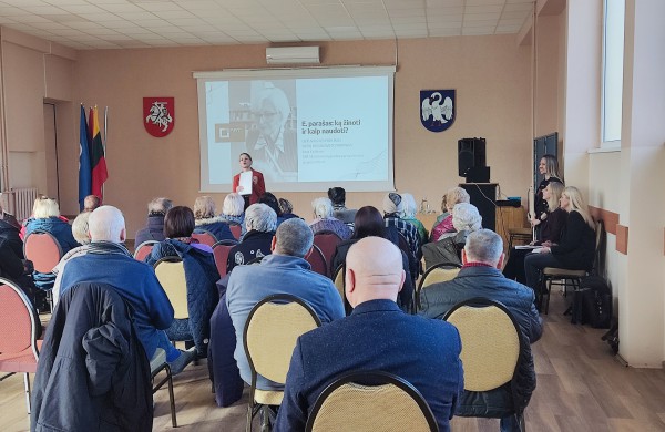 Lietavos mokyklos pradinukai aktyviai įsitraukė į diskusiją apie internete slypinčius pavojus