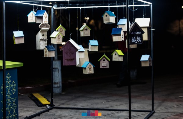 Instaliacija „Kad giria žaliuotų, kad paukščiai čiulbėtų“