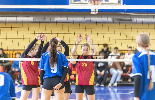 Sužaistos Jonavos r. Mokyklų žaidynių tinklinio varžybos