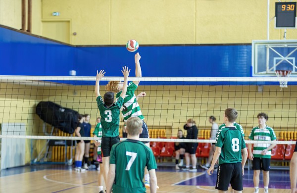 Sužaistos Jonavos r. Mokyklų žaidynių tinklinio varžybos