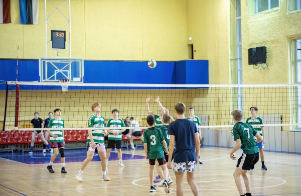 Sužaistos Jonavos r. Mokyklų žaidynių tinklinio varžybos