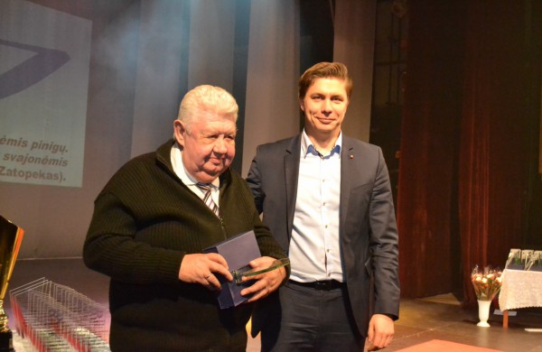 Geriausi sportininkai apdovanojimų žengė raudonuoju kilimu...