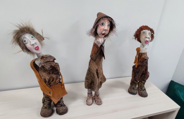 Rimkų bibliotekos lentynose ,,apsigyveno” lėlės