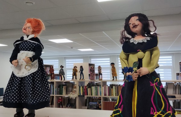 Rimkų bibliotekos lentynose ,,apsigyveno” lėlės