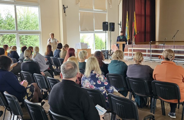 Įgyvendindami įtraukųjį ugdymą visi šypsomės ta pačia kalba 