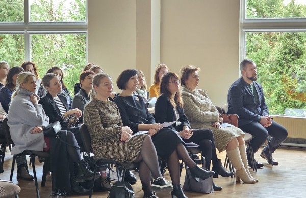 Įgyvendindami įtraukųjį ugdymą visi šypsomės ta pačia kalba 