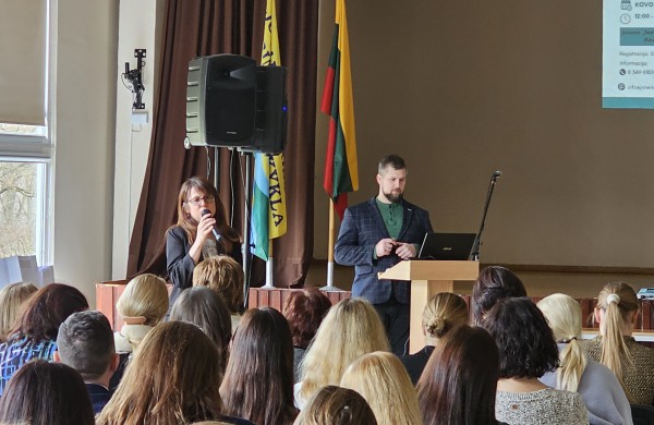 Įgyvendindami įtraukųjį ugdymą visi šypsomės ta pačia kalba 