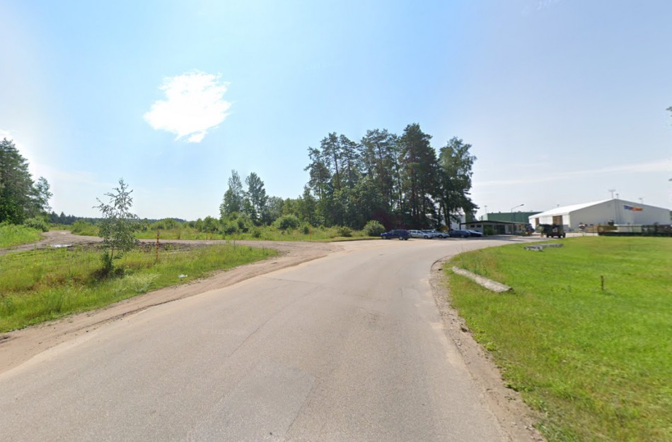 Dumsių miške apvirto šarvuotis  