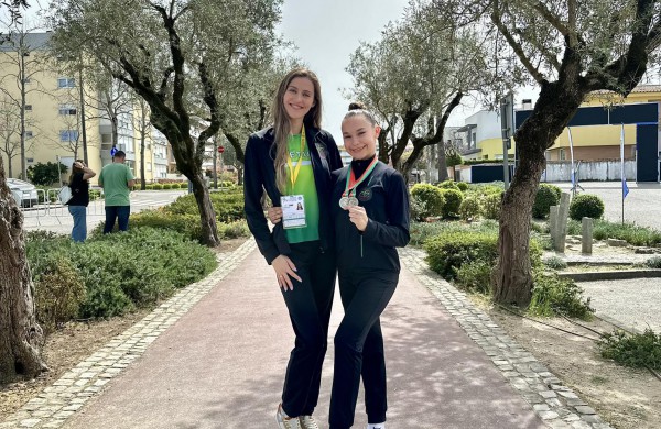 Jonavos aerobinės gimnastikos žvaigždės grįžo iš Portugalijos su sidabru 