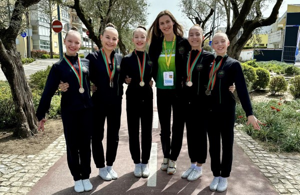 Jonavos aerobinės gimnastikos žvaigždės grįžo iš Portugalijos su sidabru 