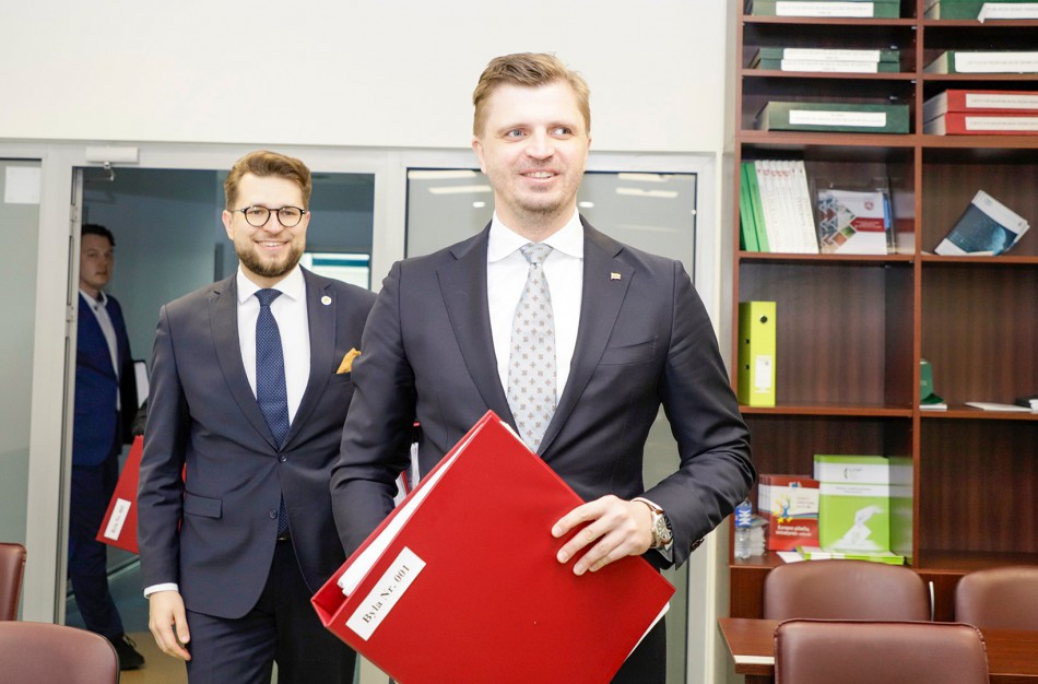 VRK priimti Giedrimo Jeglinsko rinkėjų parašų lapai