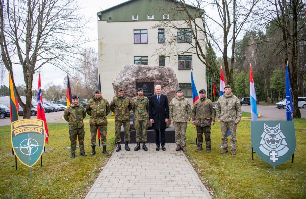 LR Prezidentas  su Norvegijos kronprincu  Rukloje aplankė Norvegijos karius