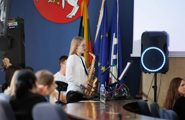 Kultūros dienos proga pasveikino Jonavos kultūros darbuotojus