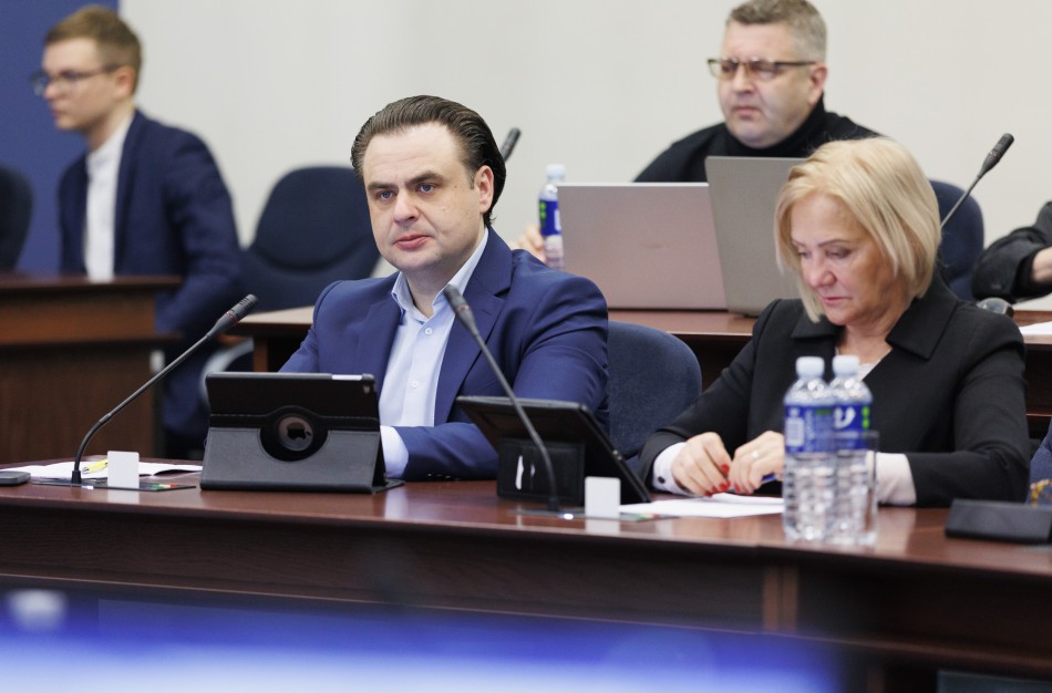 Saugaus eismo komisijos pirmininkas E. Andrejevas: jei viskam pritartume, Jonava taptų „gulinčių policininkų“ miestu