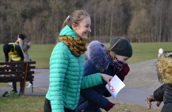Bėgikų sezonas Jonavoje prasidėjo žiemos varžybomis