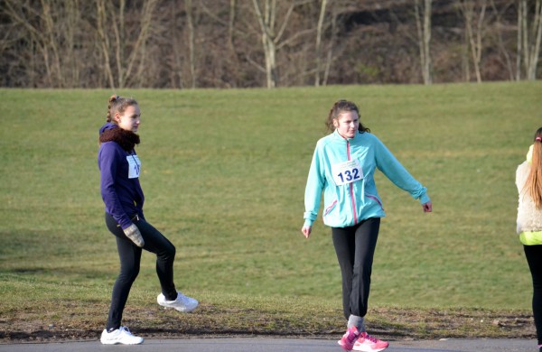 Bėgikų sezonas Jonavoje prasidėjo žiemos varžybomis