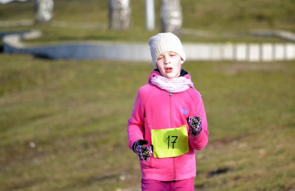 Bėgikų sezonas Jonavoje prasidėjo žiemos varžybomis