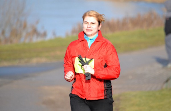 Bėgikų sezonas Jonavoje prasidėjo žiemos varžybomis