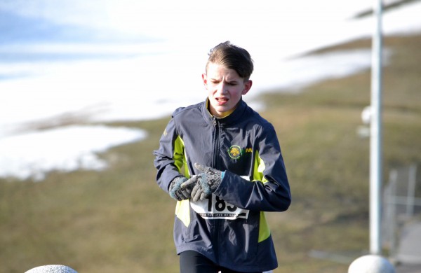 Bėgikų sezonas Jonavoje prasidėjo žiemos varžybomis
