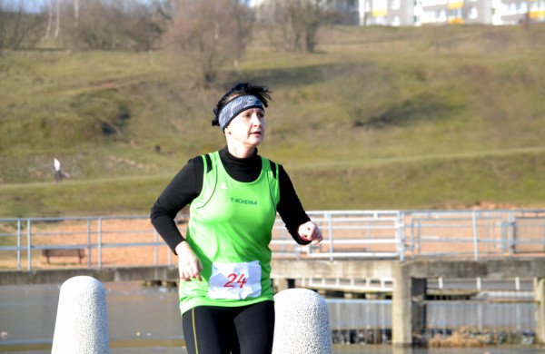 Bėgikų sezonas Jonavoje prasidėjo žiemos varžybomis