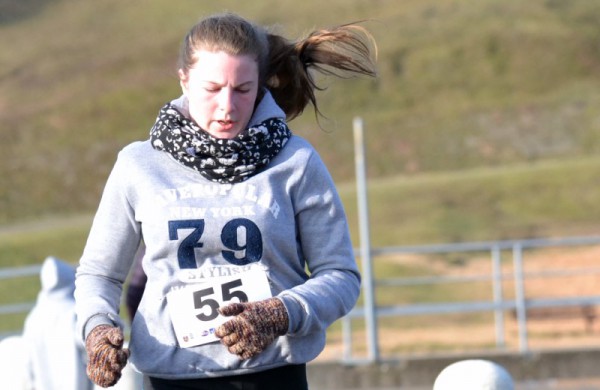 Bėgikų sezonas Jonavoje prasidėjo žiemos varžybomis