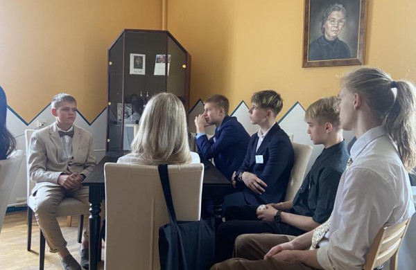 Progimnazijos komanda dalyvavo ESTMUN2024 – Jungtines Tautas simuliuojančiuose debatuose Estijoje