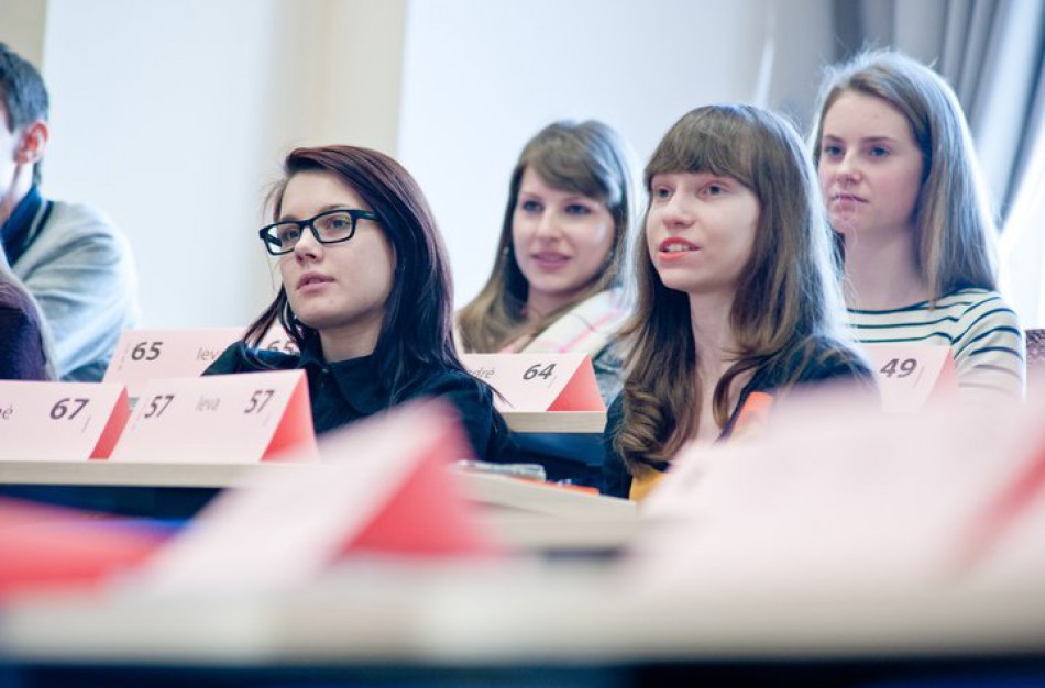 Stosiantiesiems iš socialiai jautrios aplinkos – papildoma konkursinė eilė. Ką svarbu žinoti?