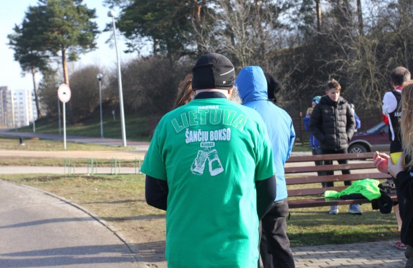 Bėgikų sezonas Jonavoje prasidėjo žiemos varžybomis