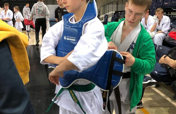 Kėdainiuose Jonavos kyokushin karatė kovotojai iškovojo pergales ir kelialapį į Europos čempionatą