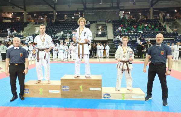 Kėdainiuose Jonavos kyokushin karatė kovotojai iškovojo pergales ir kelialapį į Europos čempionatą