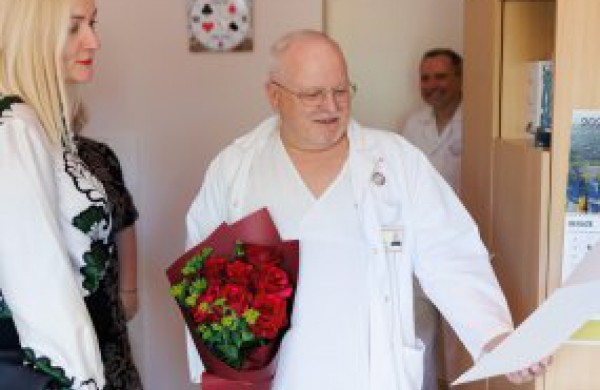 Savivaldybės atstovai pasveikino Vilniuje pagerbtus rajono medikus